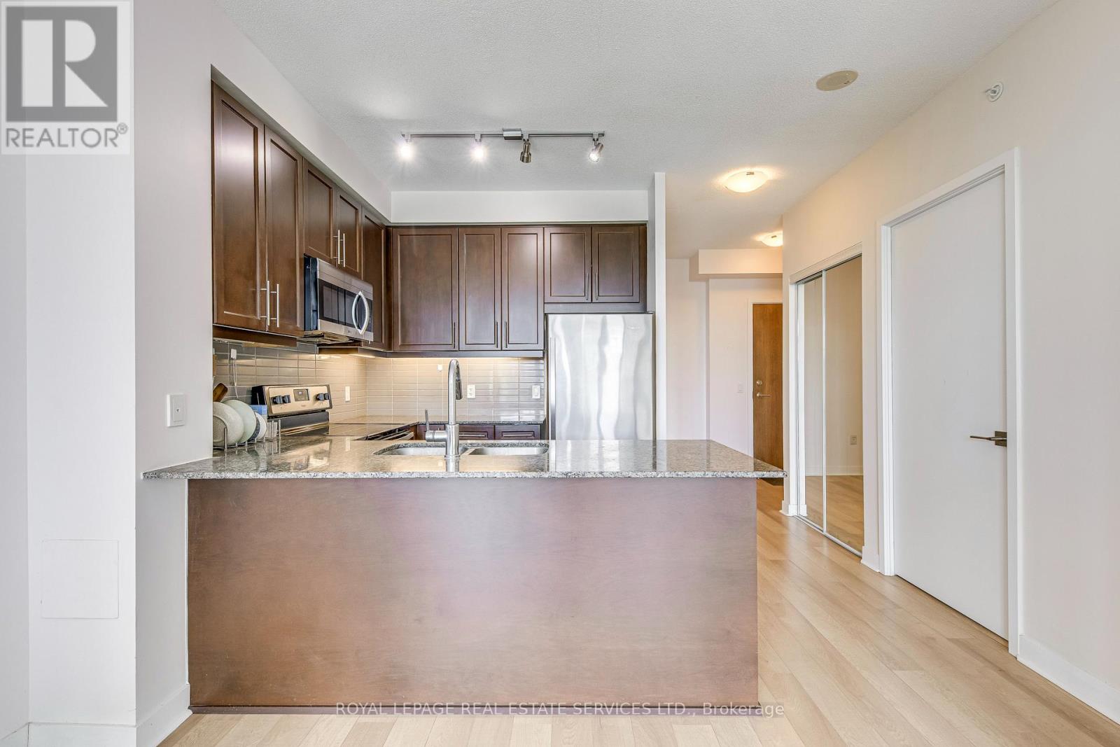 910 - 3975 Grand Park Drive, Mississauga (City Centre), Ontario  L5B 4M6 - Photo 9 - W14106074