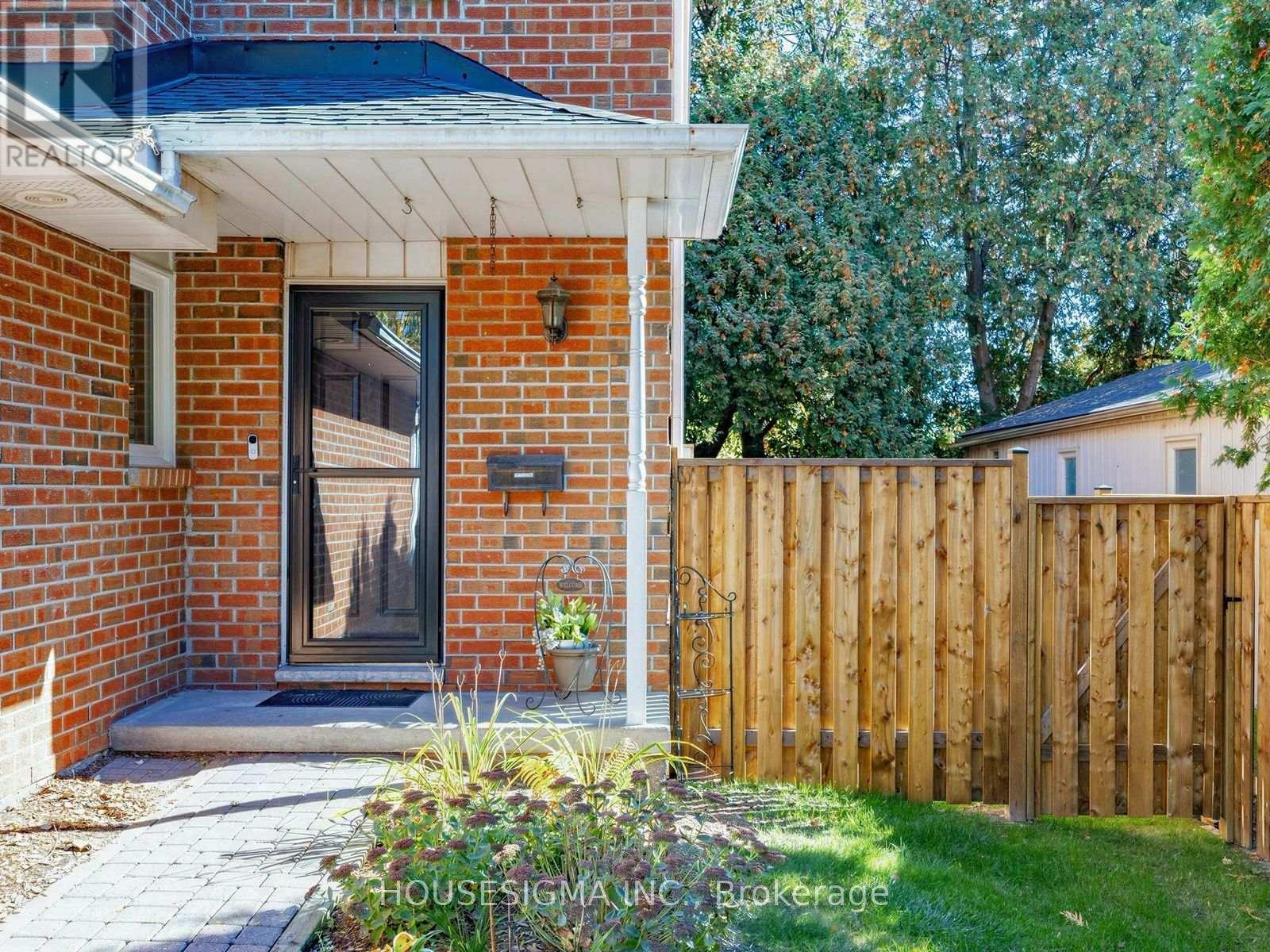 17 - 935 King Road, Burlington, Ontario  L7T 3L2 - Photo 3 - W14106088