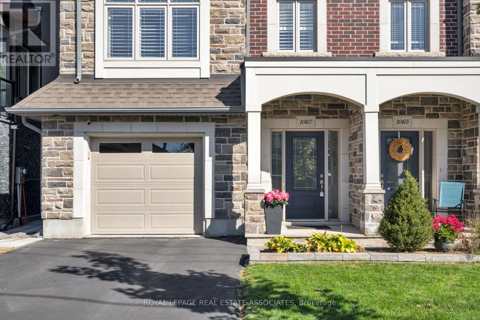 1067 Shaw Drive, Mississauga (Lakeview), Ontario  L5G 3Z3 - Photo 3 - W14106092