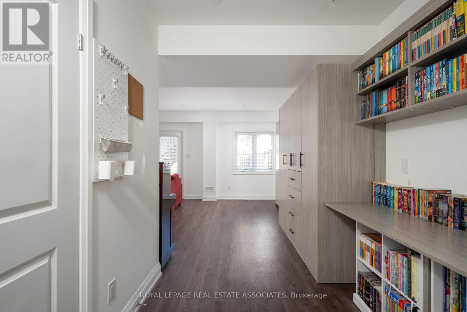 1067 Shaw Drive, Mississauga (Lakeview), Ontario  L5G 3Z3 - Photo 6 - W14106092
