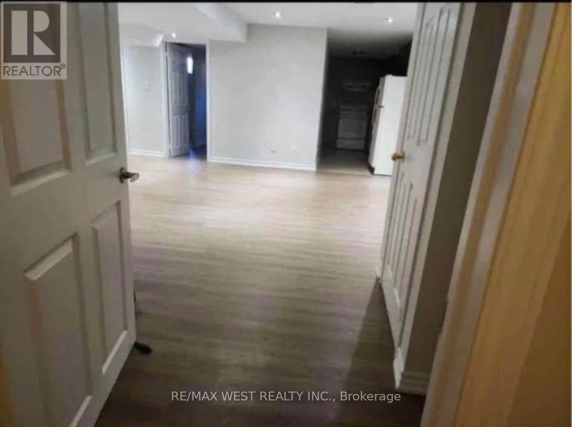 98 Yellow Avens Boulevard, Brampton, Ontario  L6R 0T1 - Photo 3 - W14106250