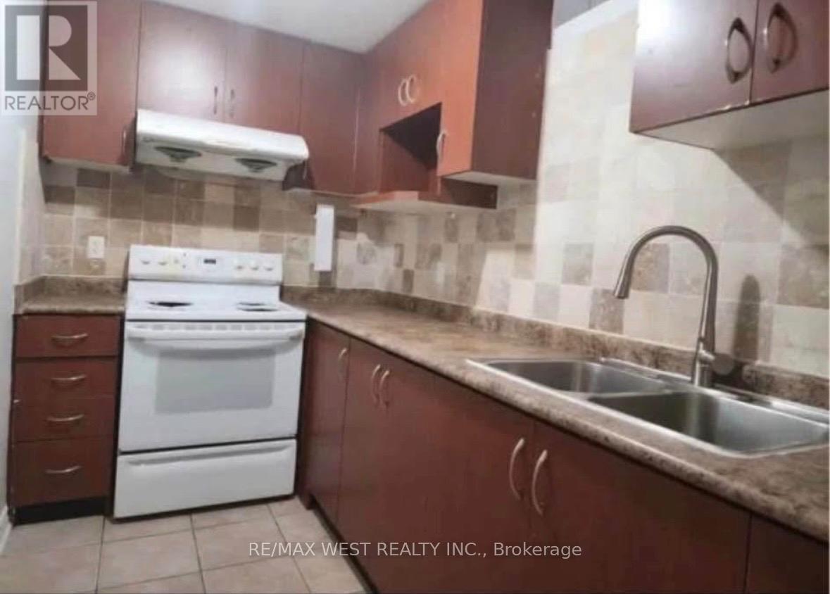 98 Yellow Avens Boulevard, Brampton, Ontario  L6R 0T1 - Photo 5 - W14106250