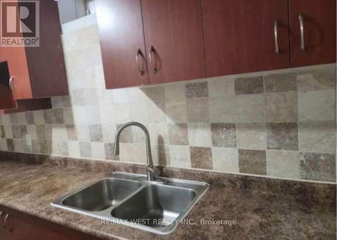 98 Yellow Avens Boulevard, Brampton, Ontario  L6R 0T1 - Photo 6 - W14106250