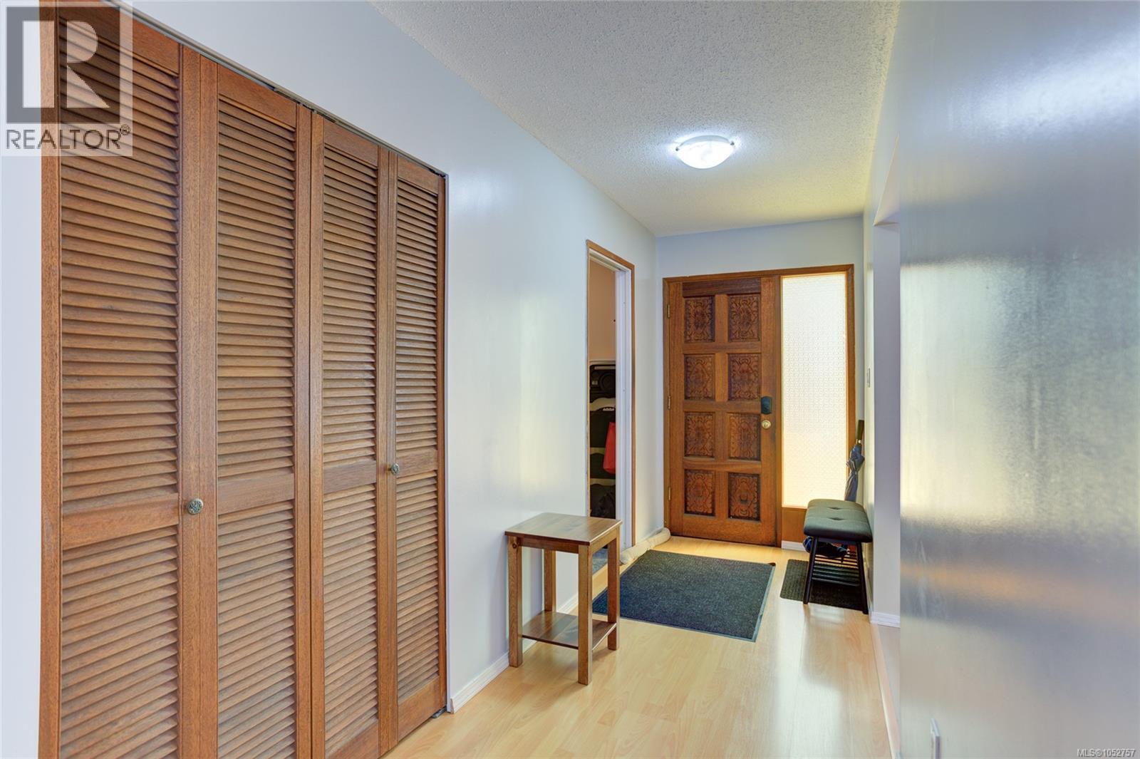 1837 Sandra Pl