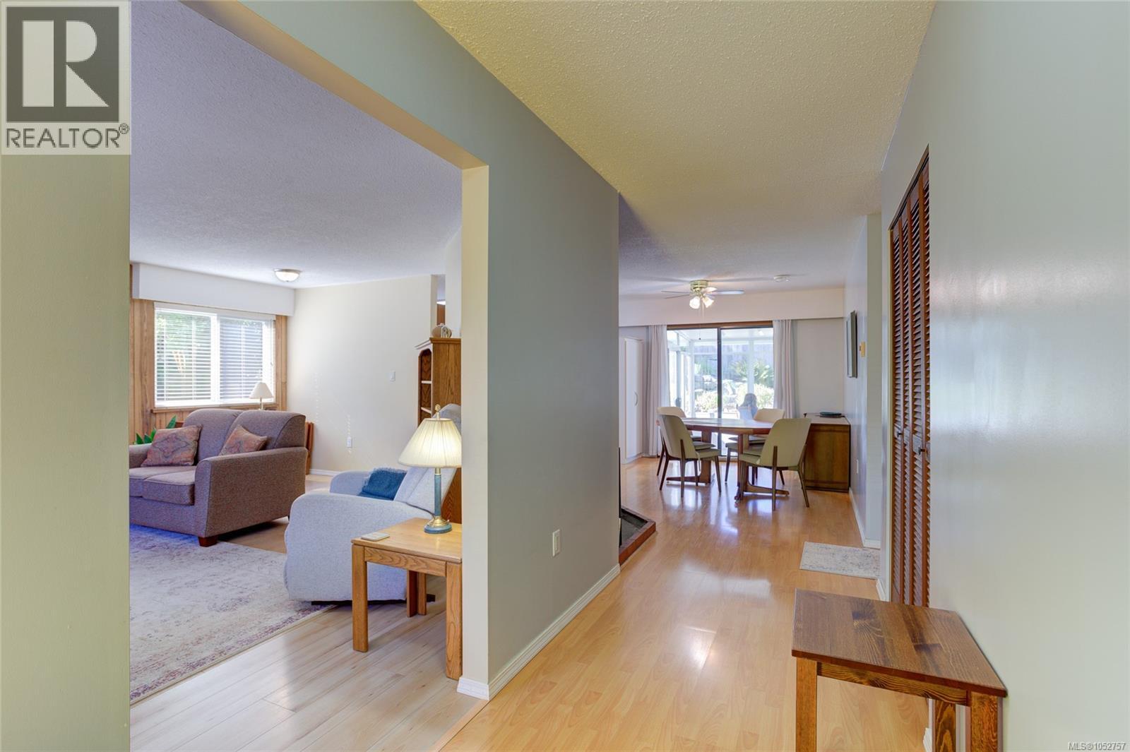 1837 Sandra Pl