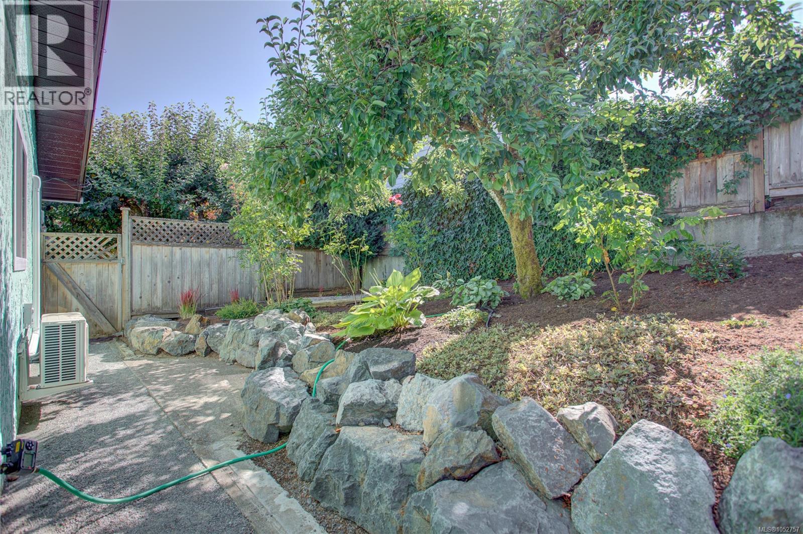 1837 Sandra Pl