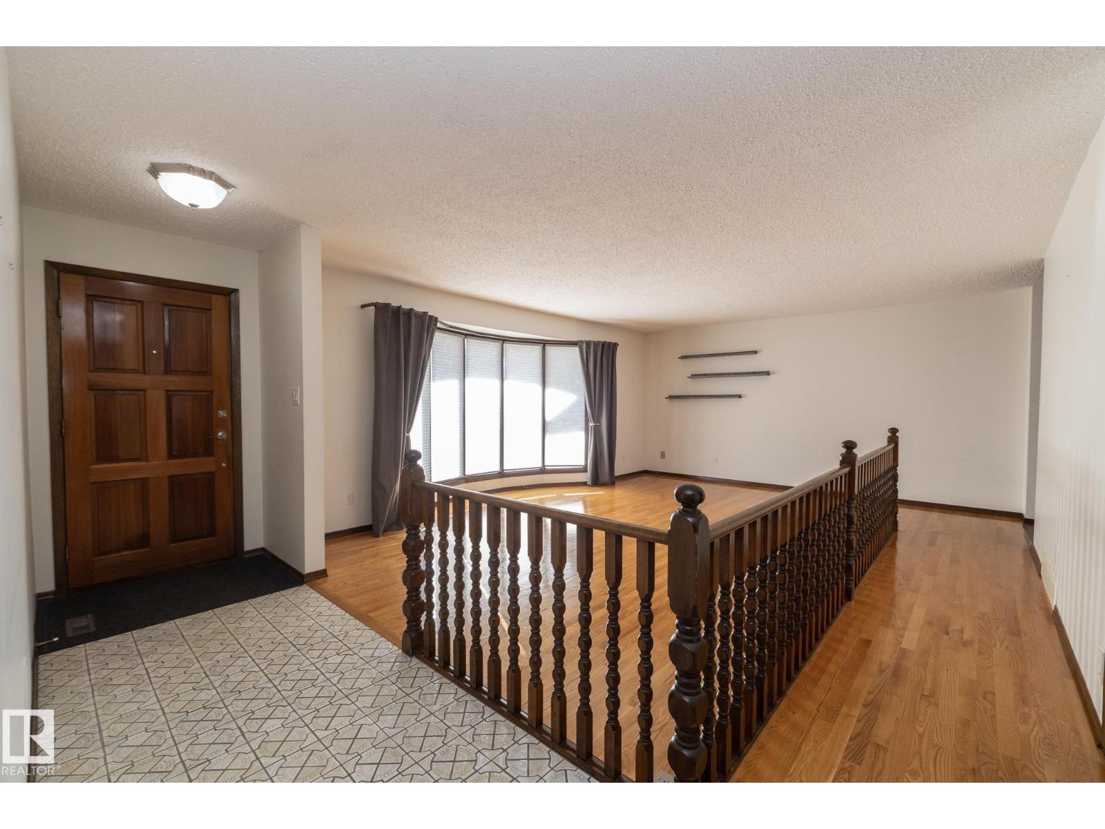 18412 82 AV NW
