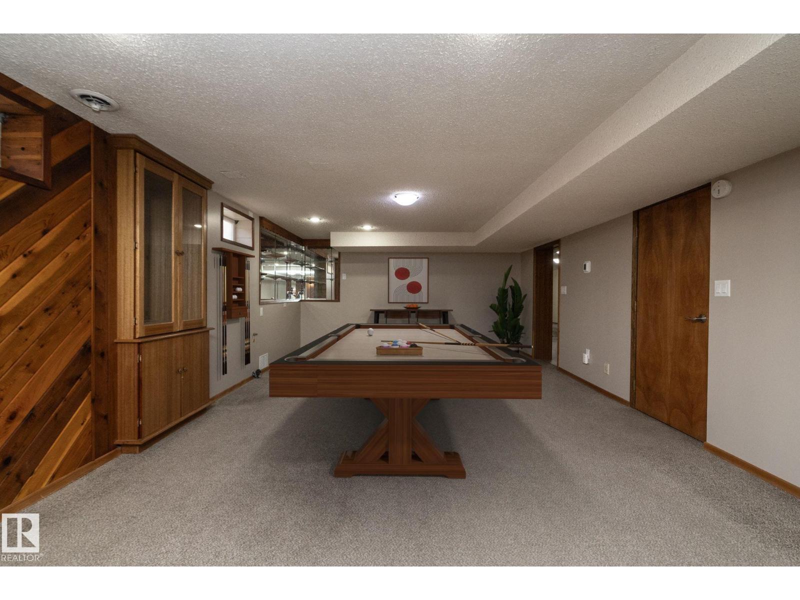 18412 82 AV NW