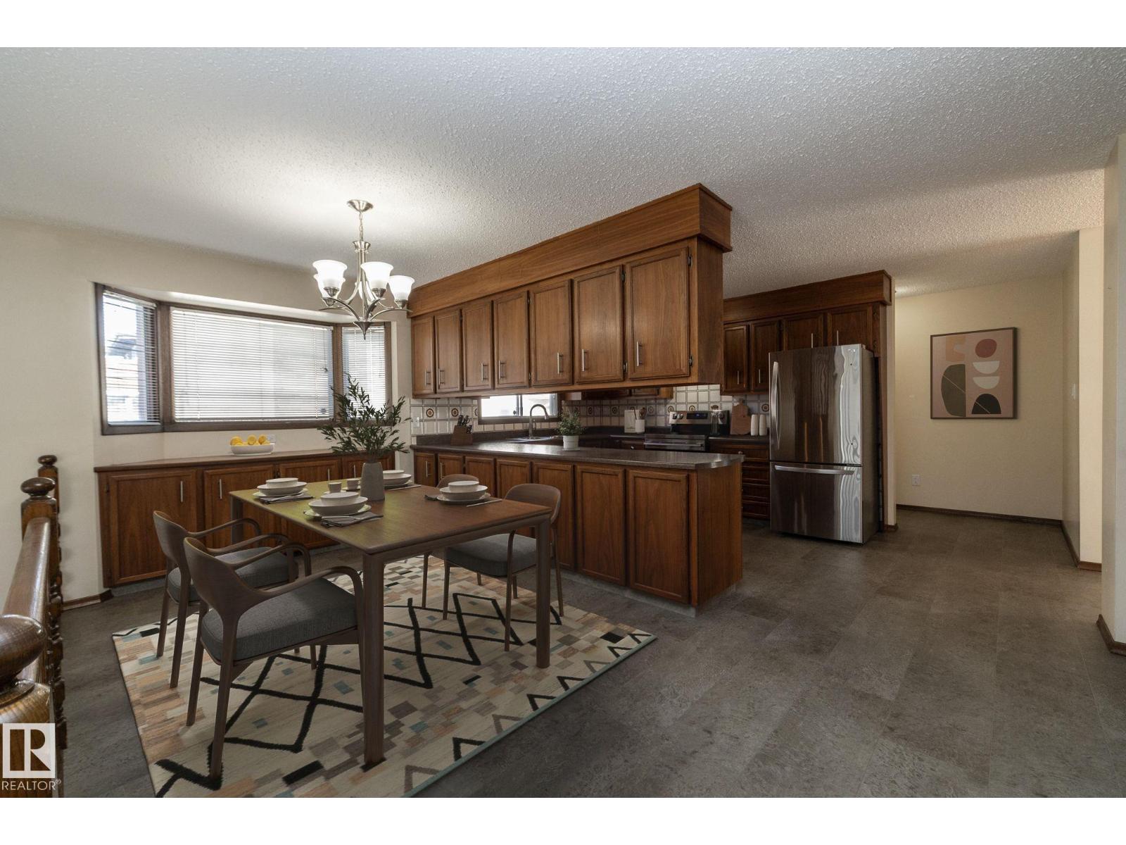 18412 82 AV NW