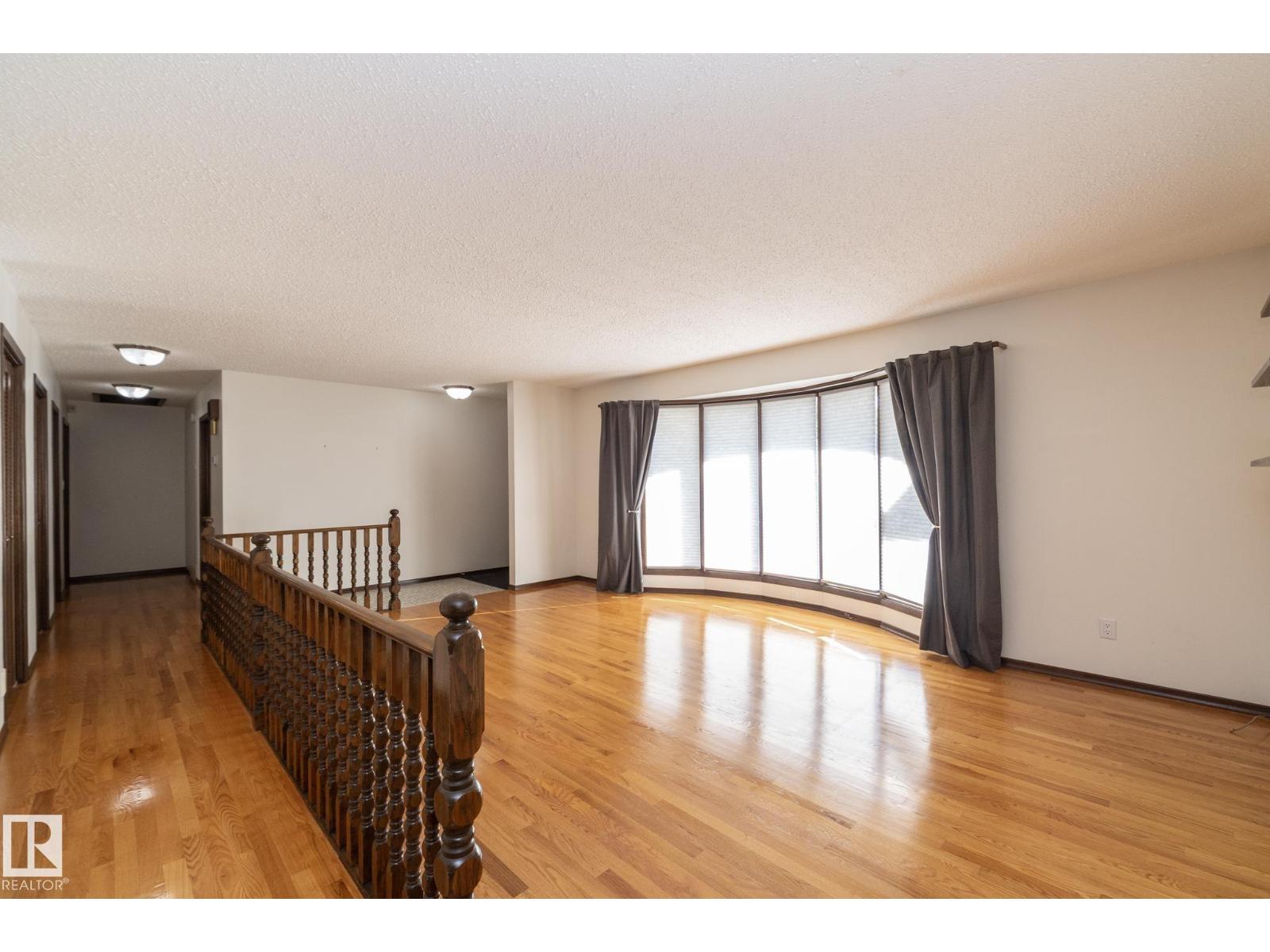 18412 82 AV NW