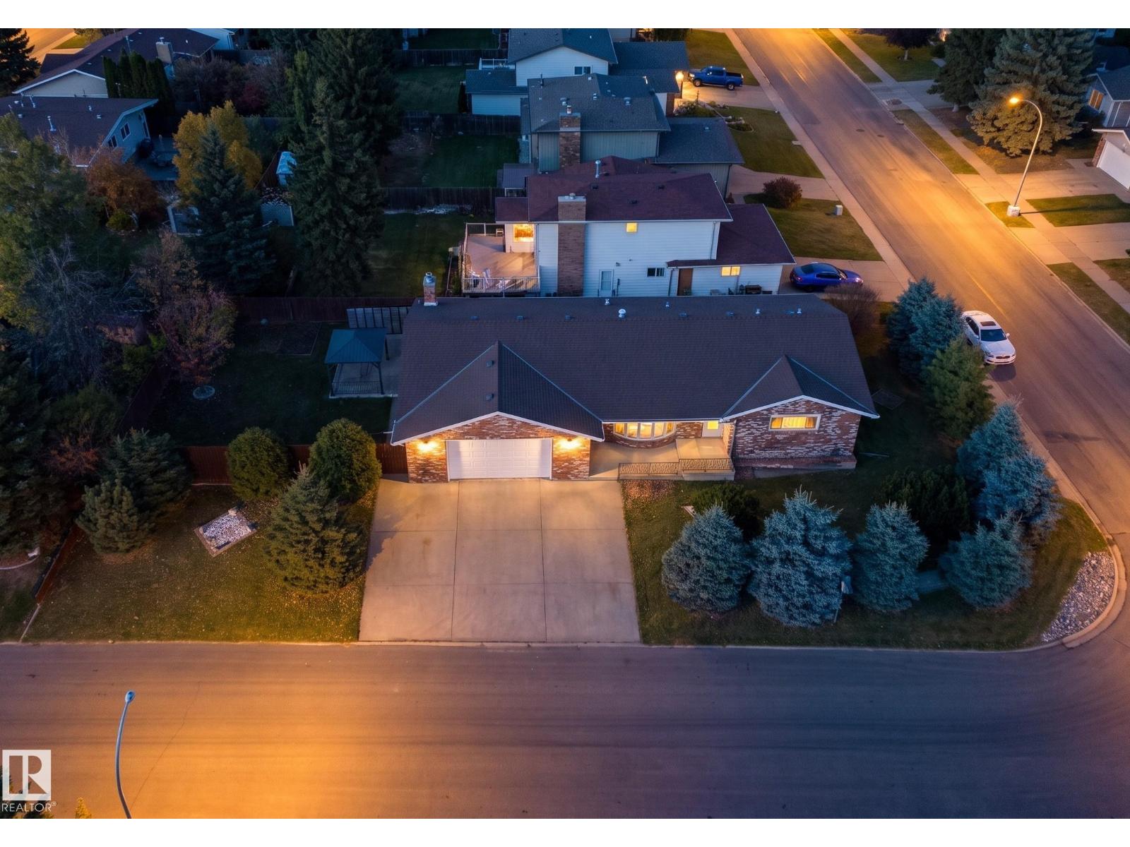 18412 82 AV NW