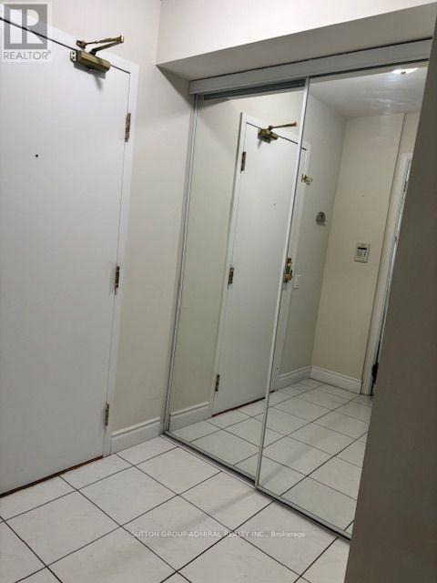 202 - 5 Emerald Lane, Vaughan, Ontario  L4J 8N2 - Photo 3 - N14084694
