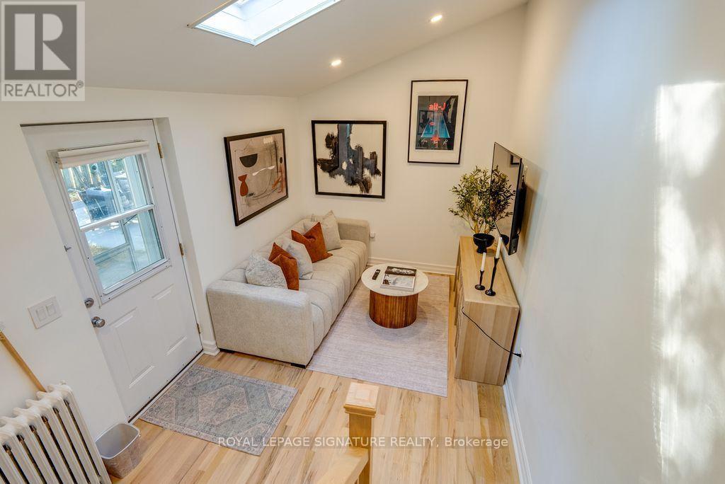 31 Davies Crescent, Toronto, Ontario  M4J 2X7 - Photo 12 - E14099680