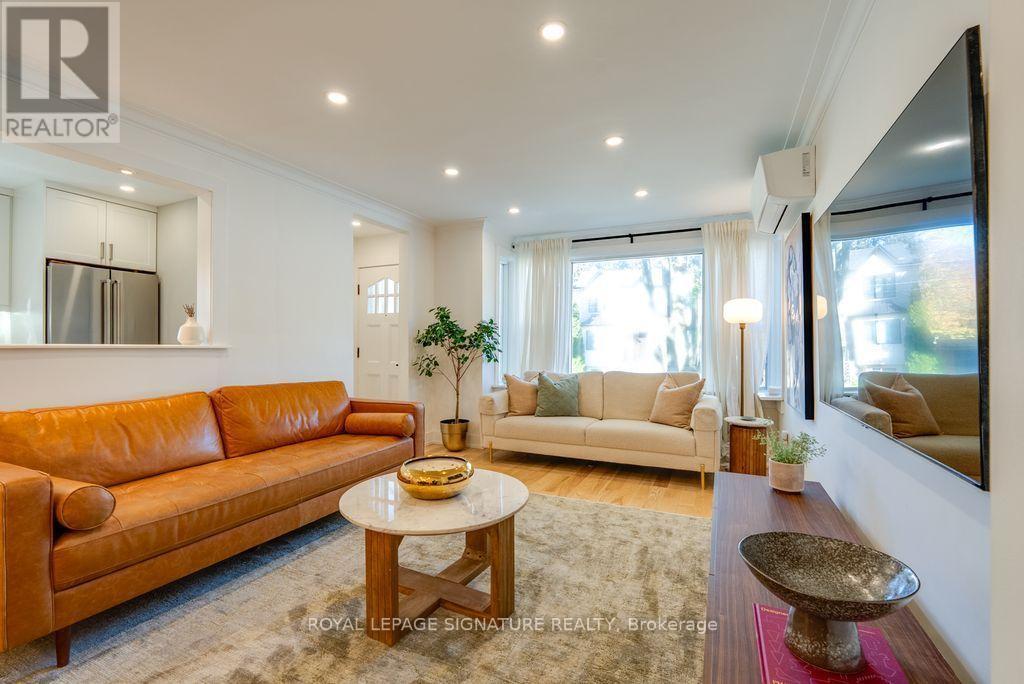 31 Davies Crescent, Toronto, Ontario  M4J 2X7 - Photo 4 - E14099680