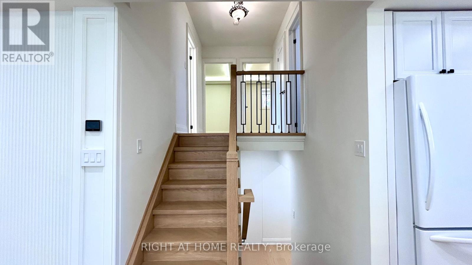 575 Eversley Drive, Mississauga, Ontario  L5A 2E1 - Photo 5 - W14091964