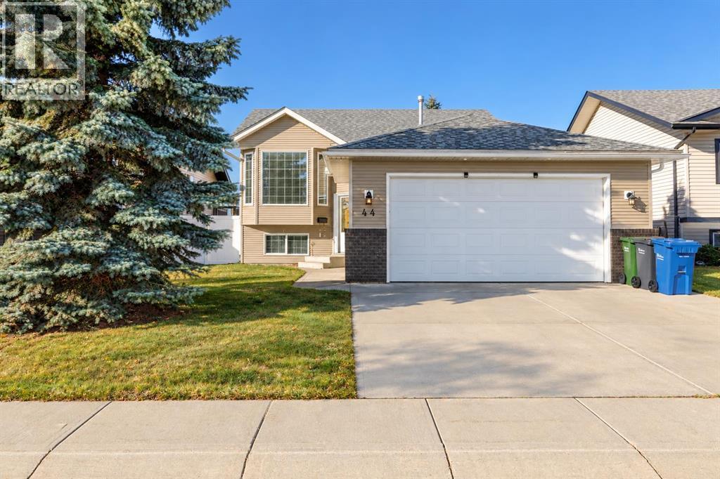 44 Isaacson Crescent, Red Deer, Alberta  T4R 3N1 - Photo 1 - A2353432