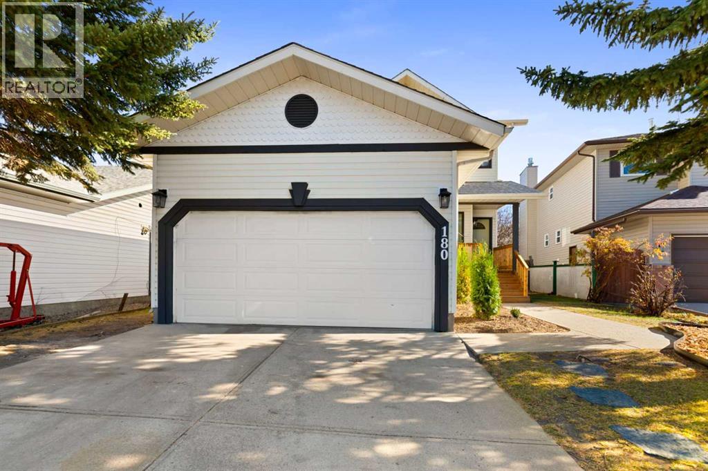 180 Woodside Road NW, Airdrie, Alberta