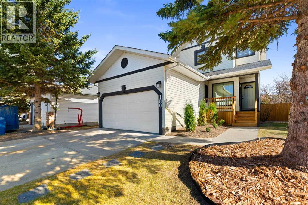 180 Woodside Road NW, Airdrie, Alberta  T4B 2E2 - Photo 2 - A2352731