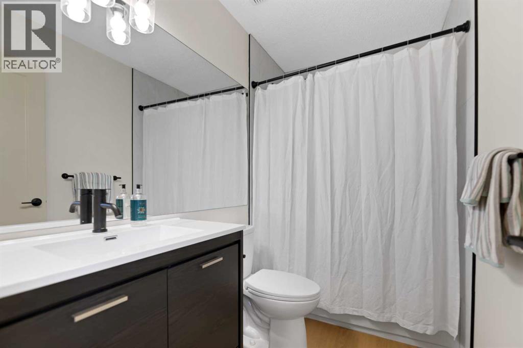 180 Woodside Road NW, Airdrie, Alberta  T4B 2E2 - Photo 28 - A2352731