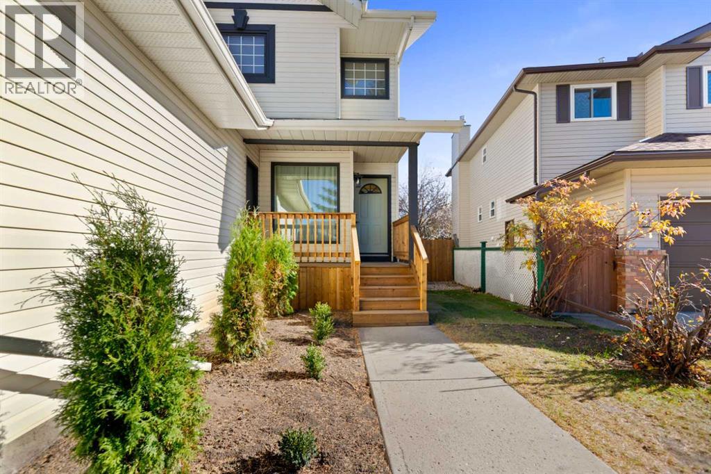 180 Woodside Road NW, Airdrie, Alberta  T4B 2E2 - Photo 3 - A2352731