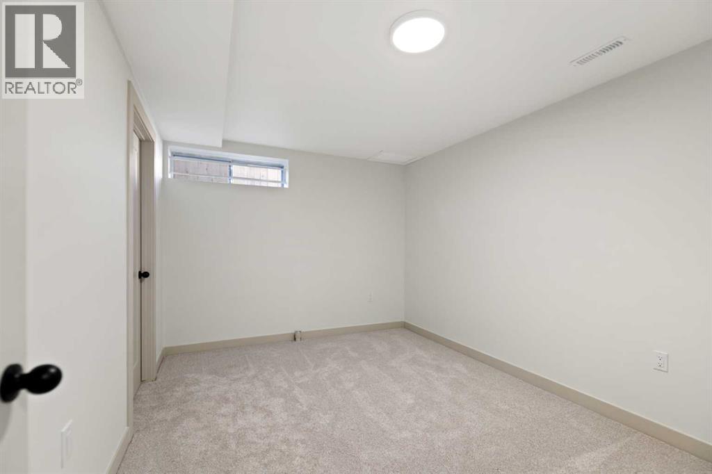 180 Woodside Road NW, Airdrie, Alberta  T4B 2E2 - Photo 36 - A2352731
