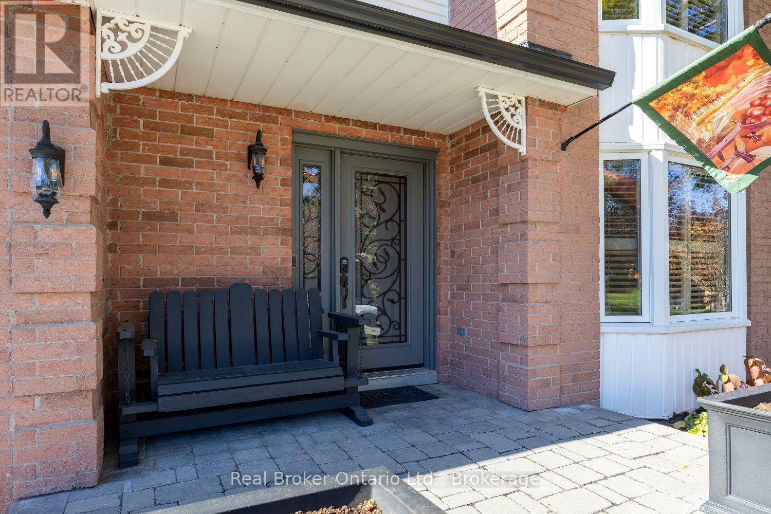 550 Crimson Court, Oshawa, Ontario  L1J 8E1 - Photo 7 - E14106482