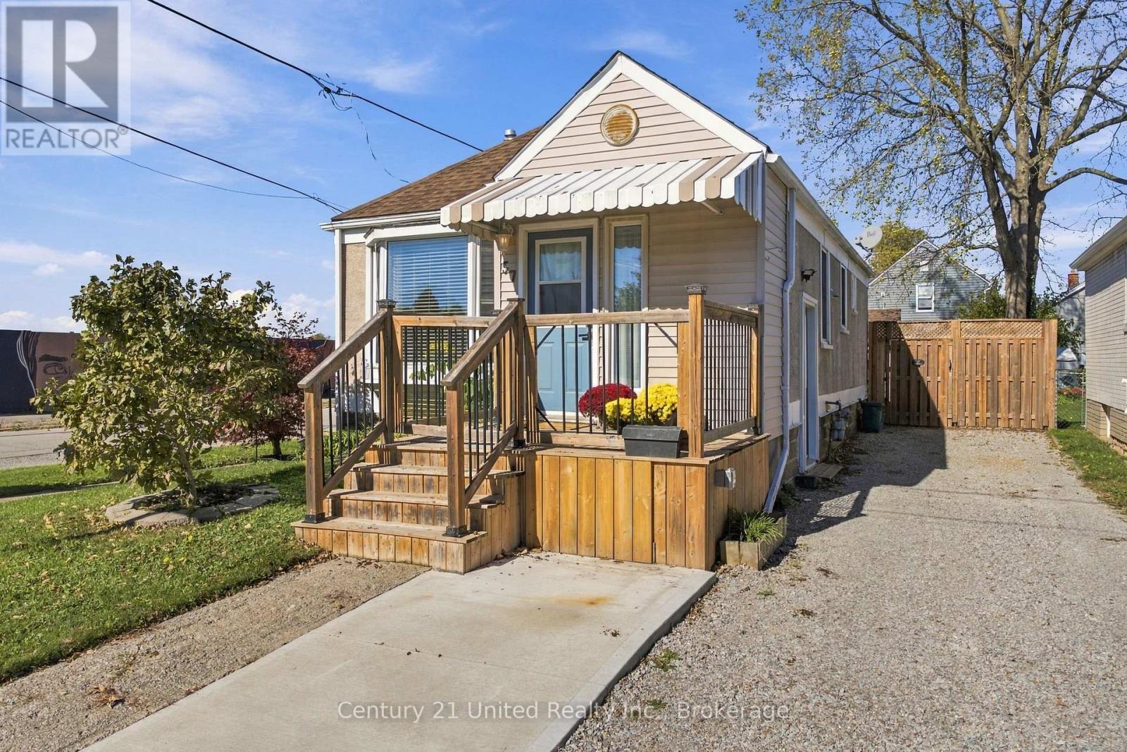 57 SHERWOOD AVENUE, St. Catharines, Ontario
