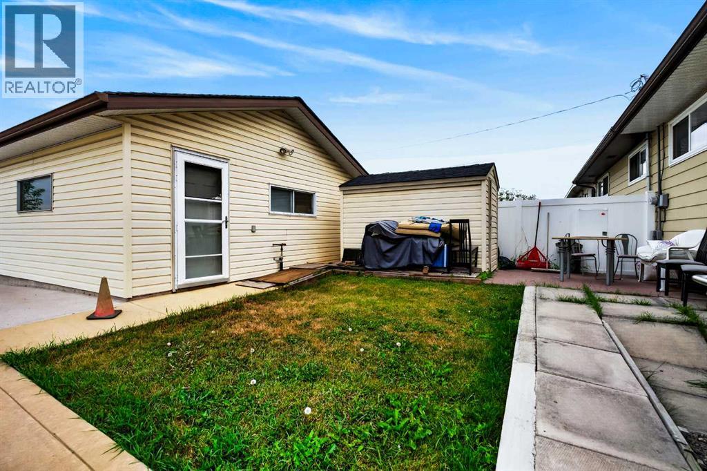 53 Queen Isabella Close SE, Calgary, Alberta  T2J 3R2 - Photo 34 - A2337468