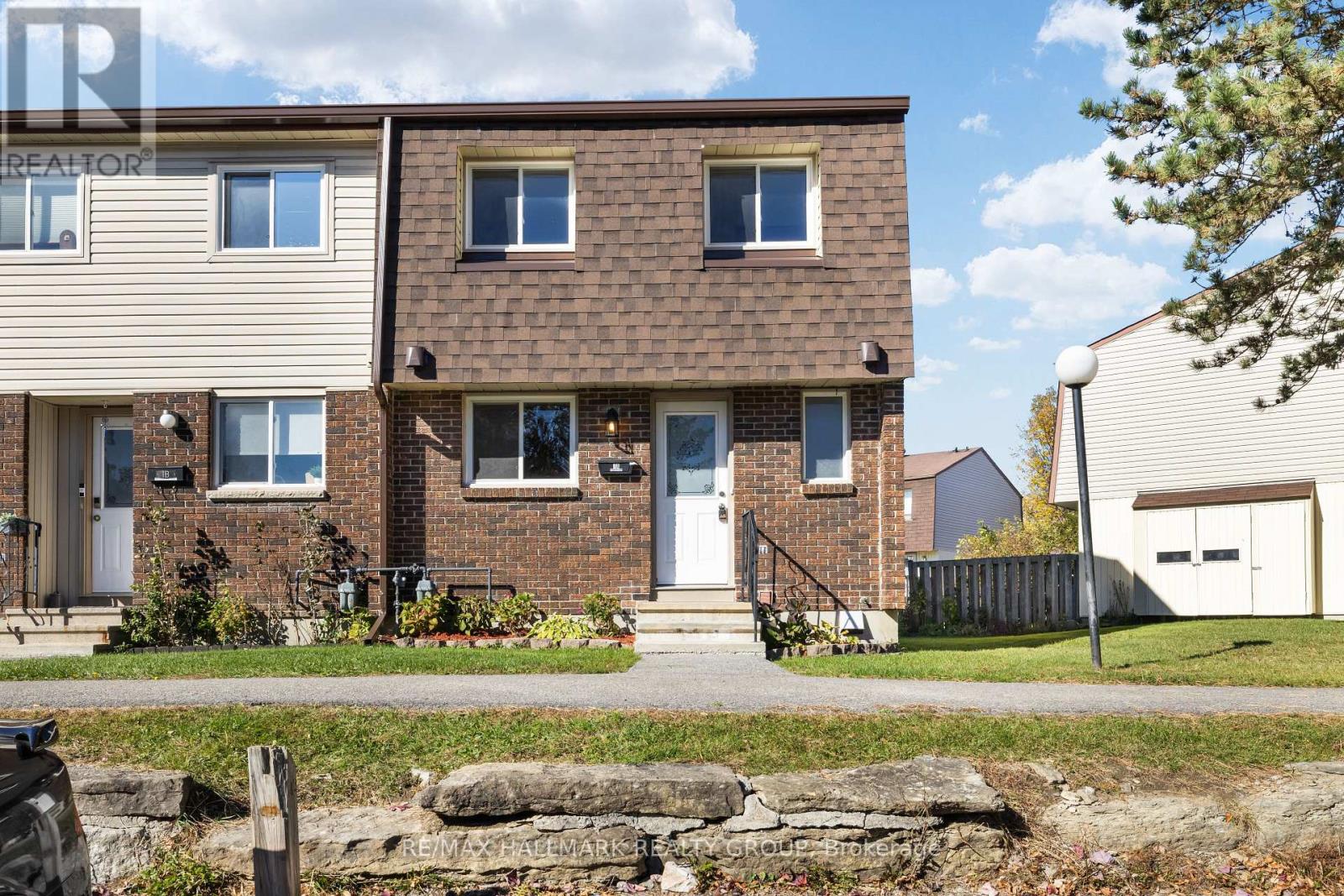 1A FORESTER CRESCENT, Ottawa, Ontario