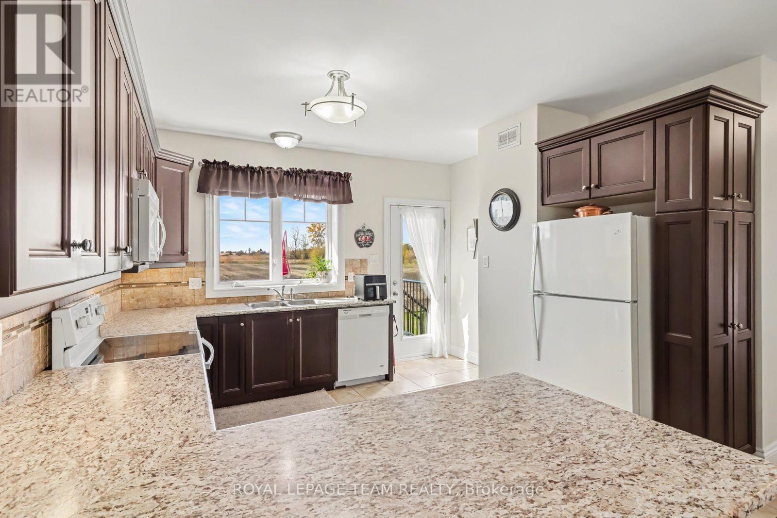 624 St Lawrence Street, North Dundas, Ontario  K0C 2K0 - Photo 12 - X14106418
