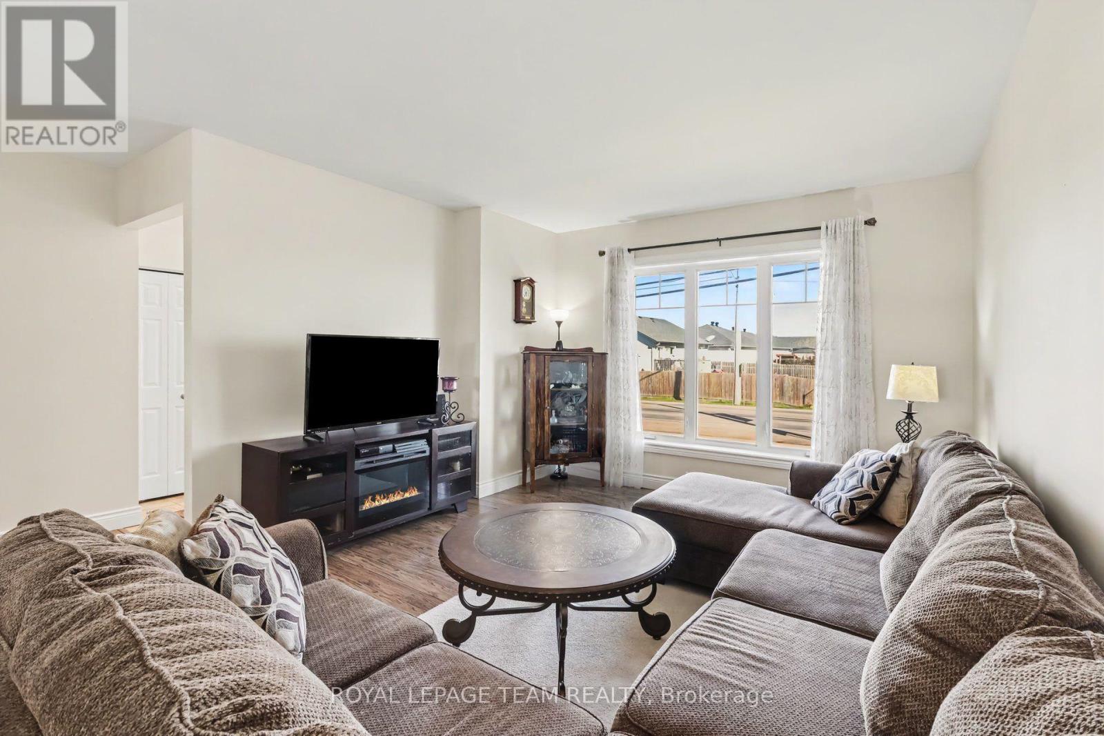 624 St Lawrence Street, North Dundas, Ontario  K0C 2K0 - Photo 4 - X14106418
