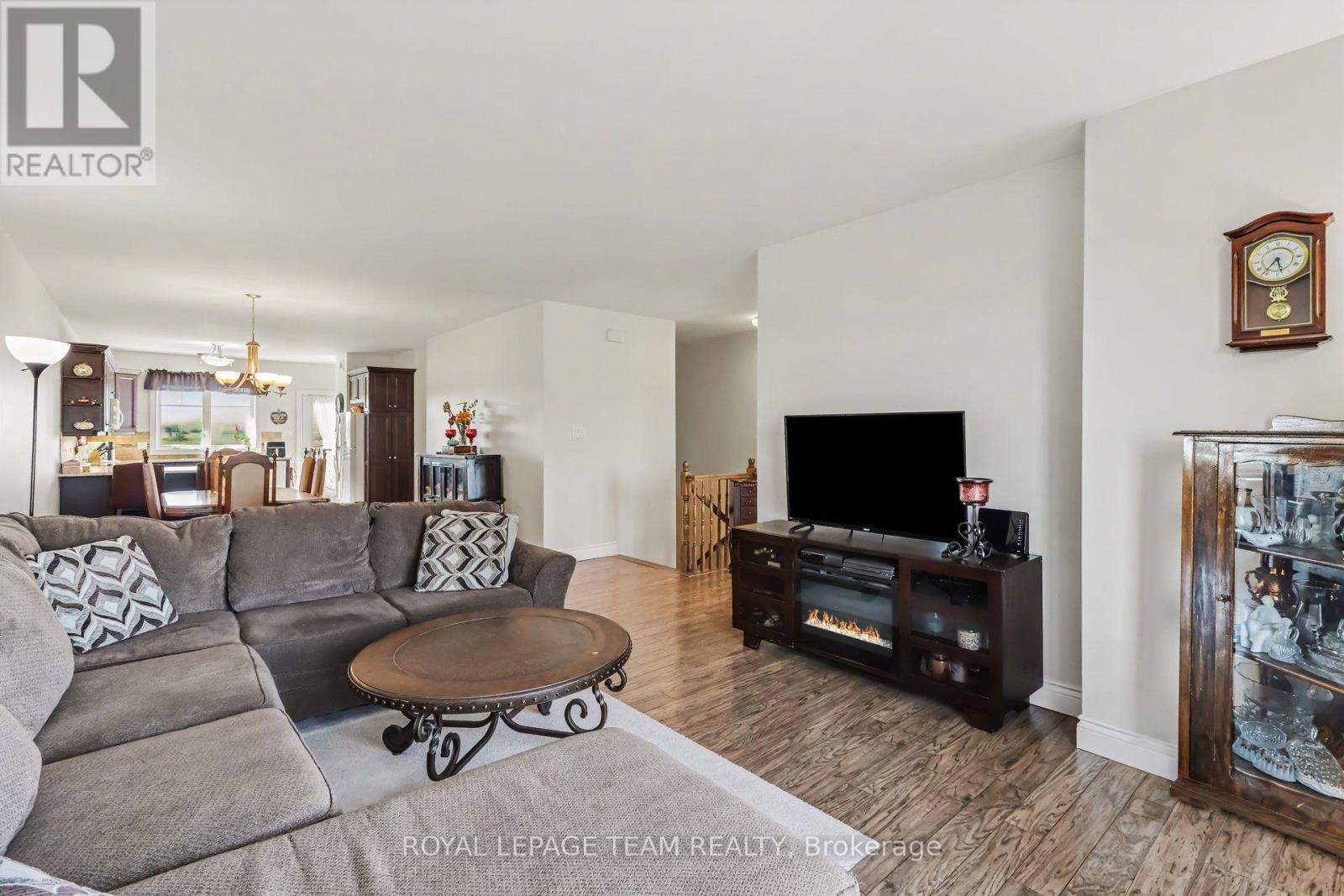 624 St Lawrence Street, North Dundas, Ontario  K0C 2K0 - Photo 5 - X14106418