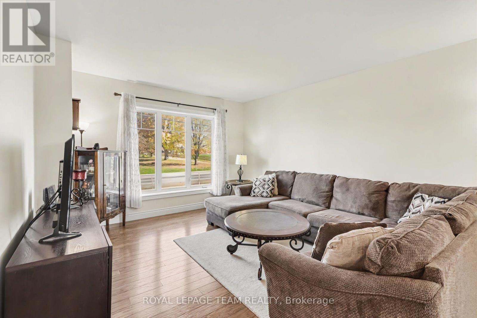 624 St Lawrence Street, North Dundas, Ontario  K0C 2K0 - Photo 6 - X14106418