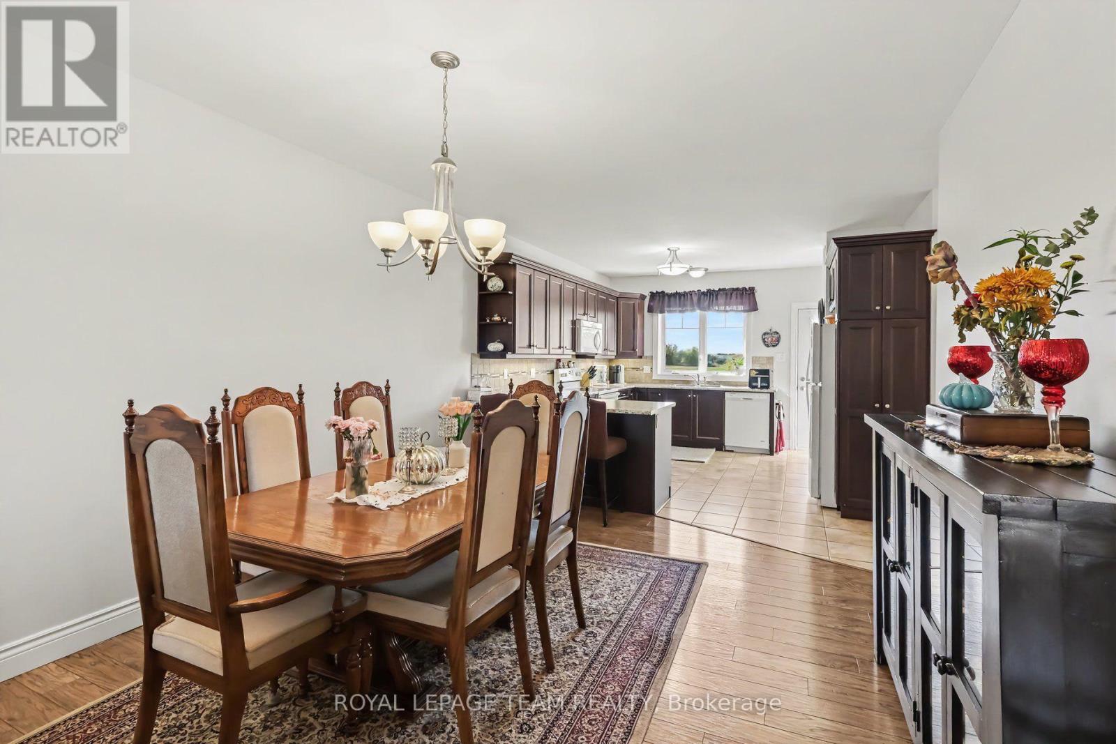 624 St Lawrence Street, North Dundas, Ontario  K0C 2K0 - Photo 7 - X14106418