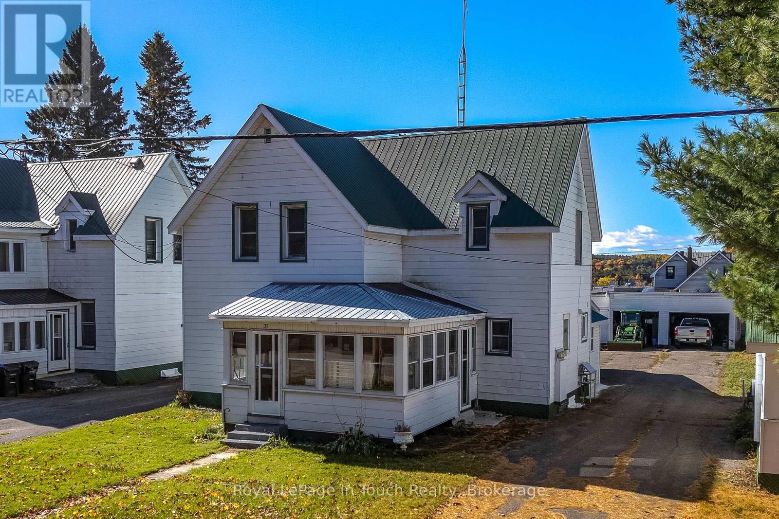 32 Maria Street, Penetanguishene, Ontario  L9M 1L7 - Photo 1 - S14106278
