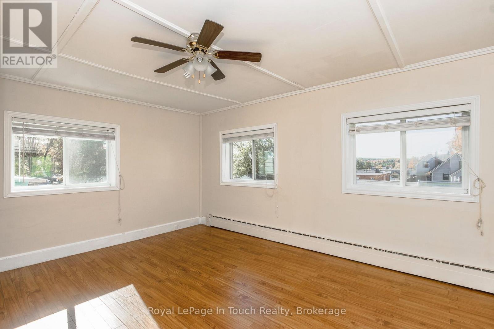 32 Maria Street, Penetanguishene, Ontario  L9M 1L7 - Photo 10 - S14106278
