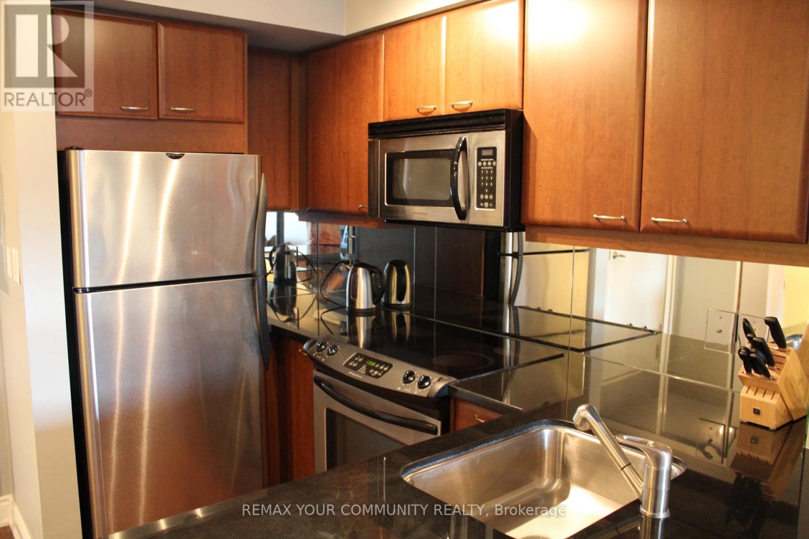 518 - 308 Palmerston Avenue, Toronto, Ontario  M6J 3X9 - Photo 8 - C14106526