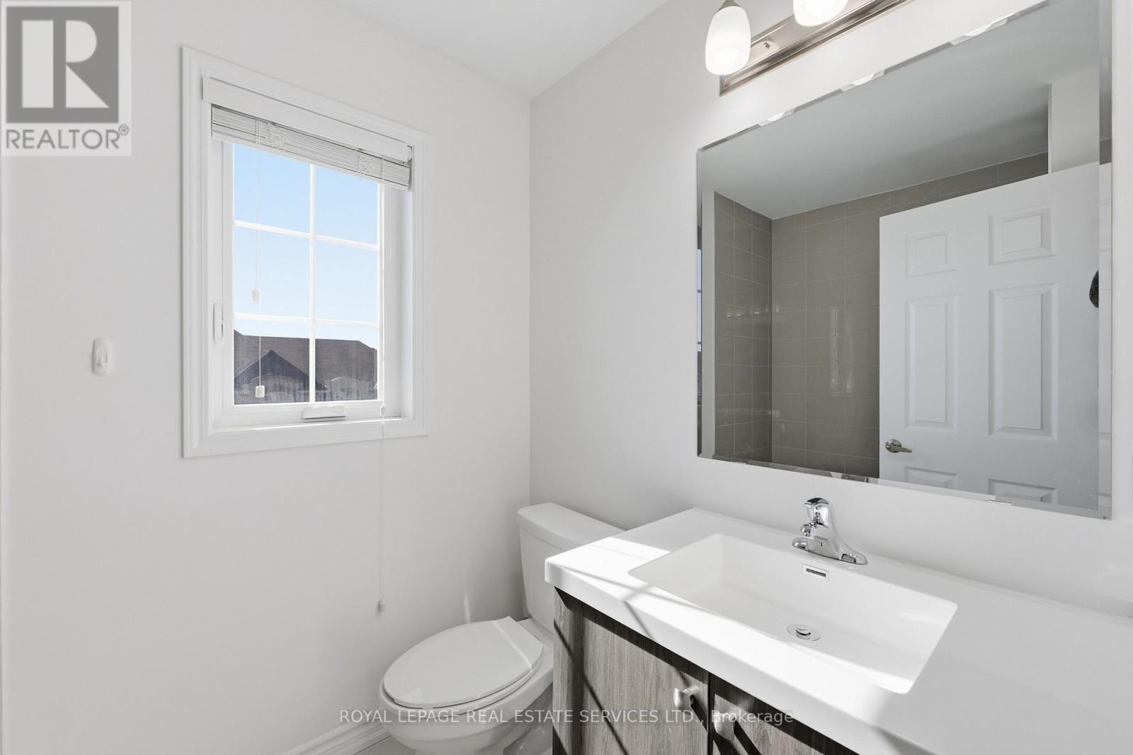 998 Balsam Court, Milton, Ontario  L9E 1R5 - Photo 28 - W14082016