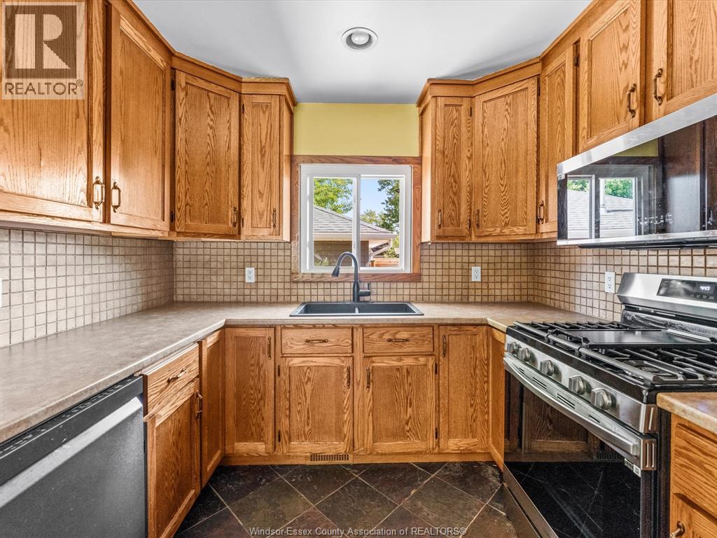 230 Caruhel, Lakeshore, Ontario  N0R 1A0 - Photo 10 - 26026001