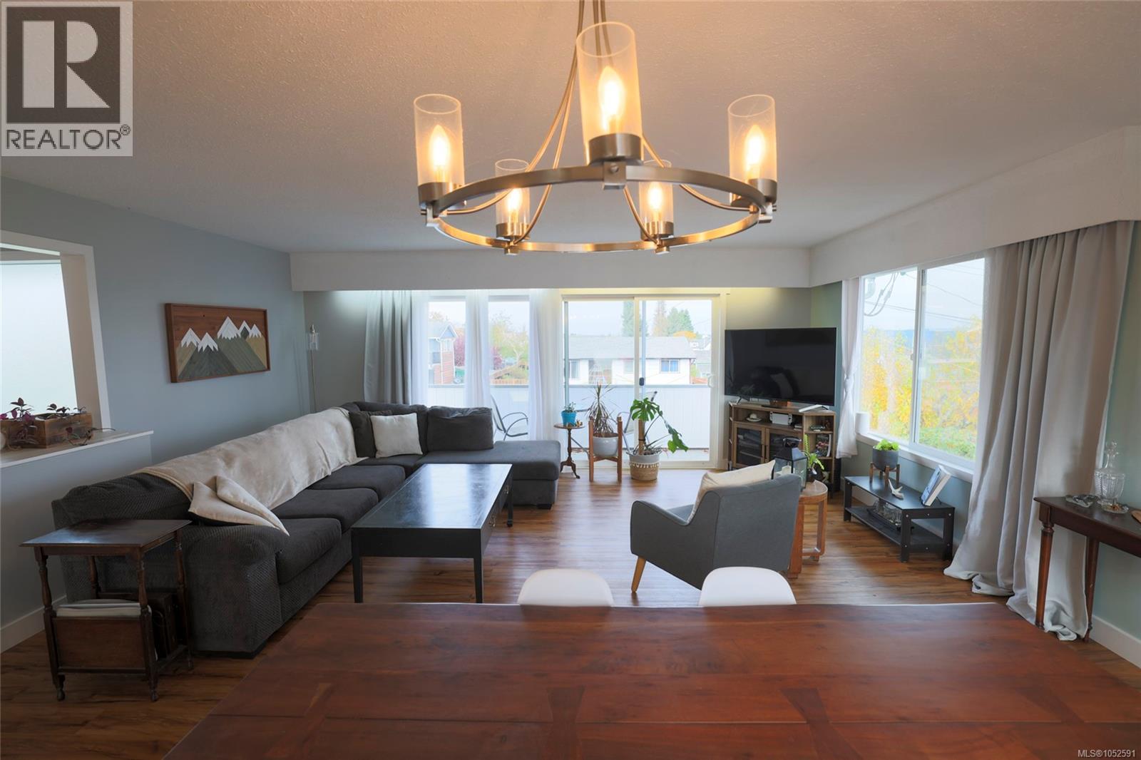 363 Englewood Dr