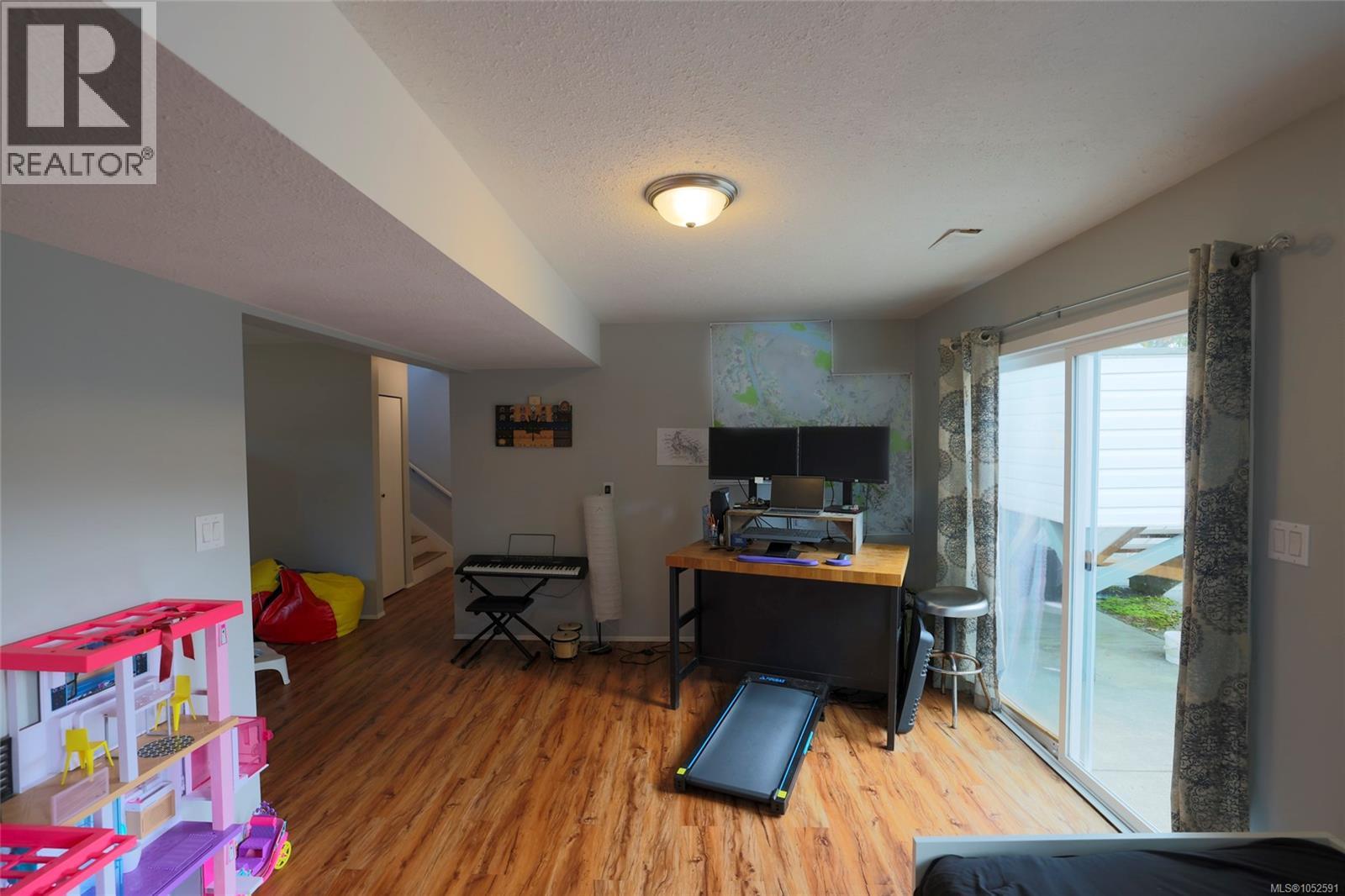 363 Englewood Dr