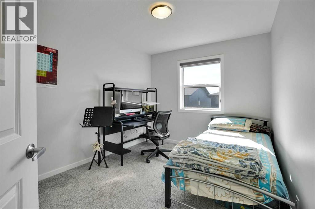 235 Clydesdale Avenue, Cochrane, Alberta  T4C 2R1 - Photo 35 - A2350233