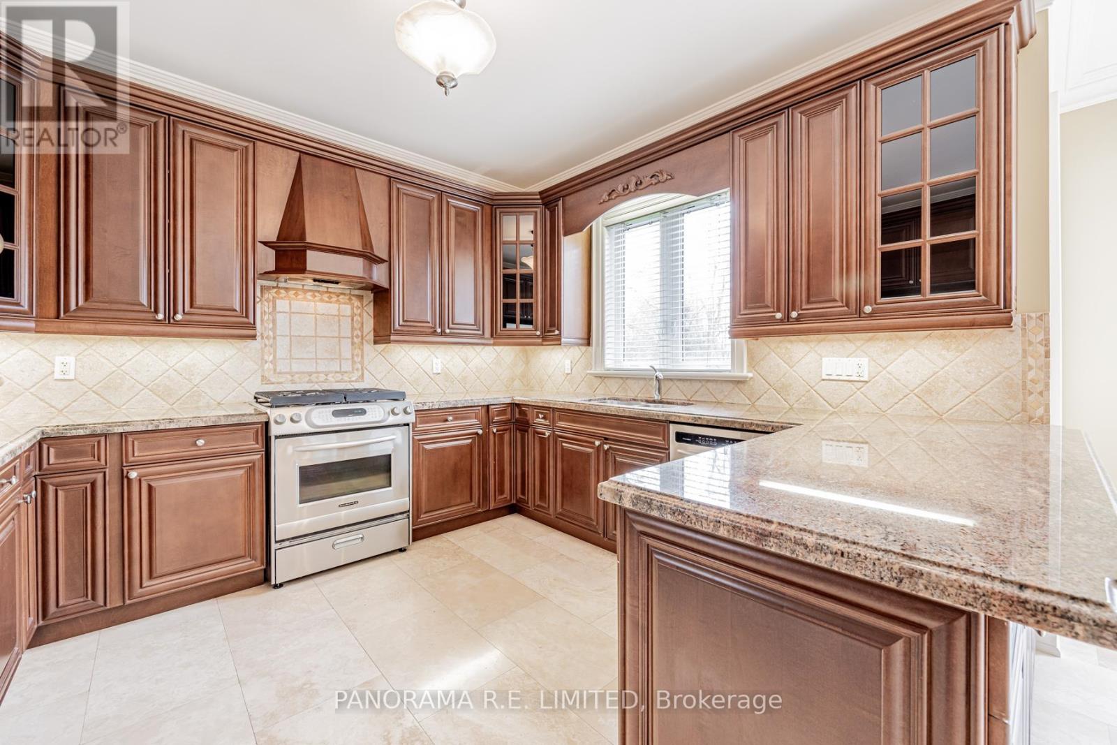 51 Mattice Avenue, Toronto (Islington-City Centre West), Ontario  M9B 1T1 - Photo 7 - W14106314