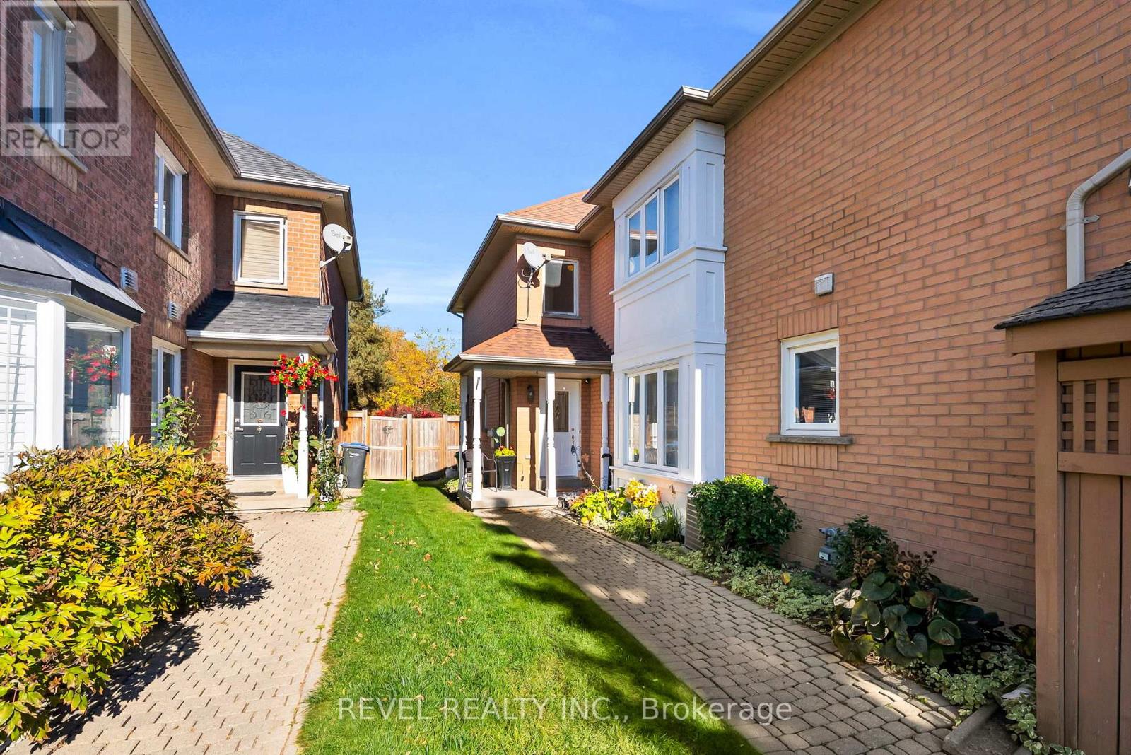 100 PRESSED BRICK DRIVE, brampton (brampton north), Ontario