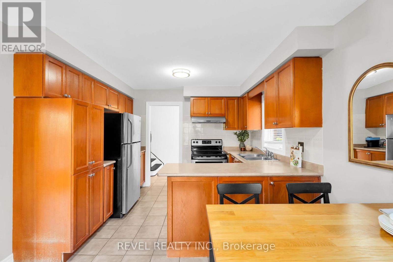 100 Pressed Brick Drive, Brampton (Brampton North), Ontario  L6V 4K4 - Photo 8 - W14106370