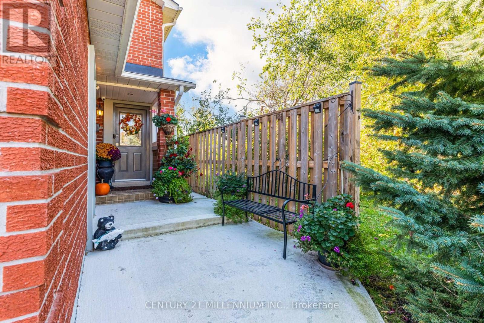 202 Bufford Drive, Brampton (Brampton South), Ontario  L6Y 3N3 - Photo 4 - W14106406