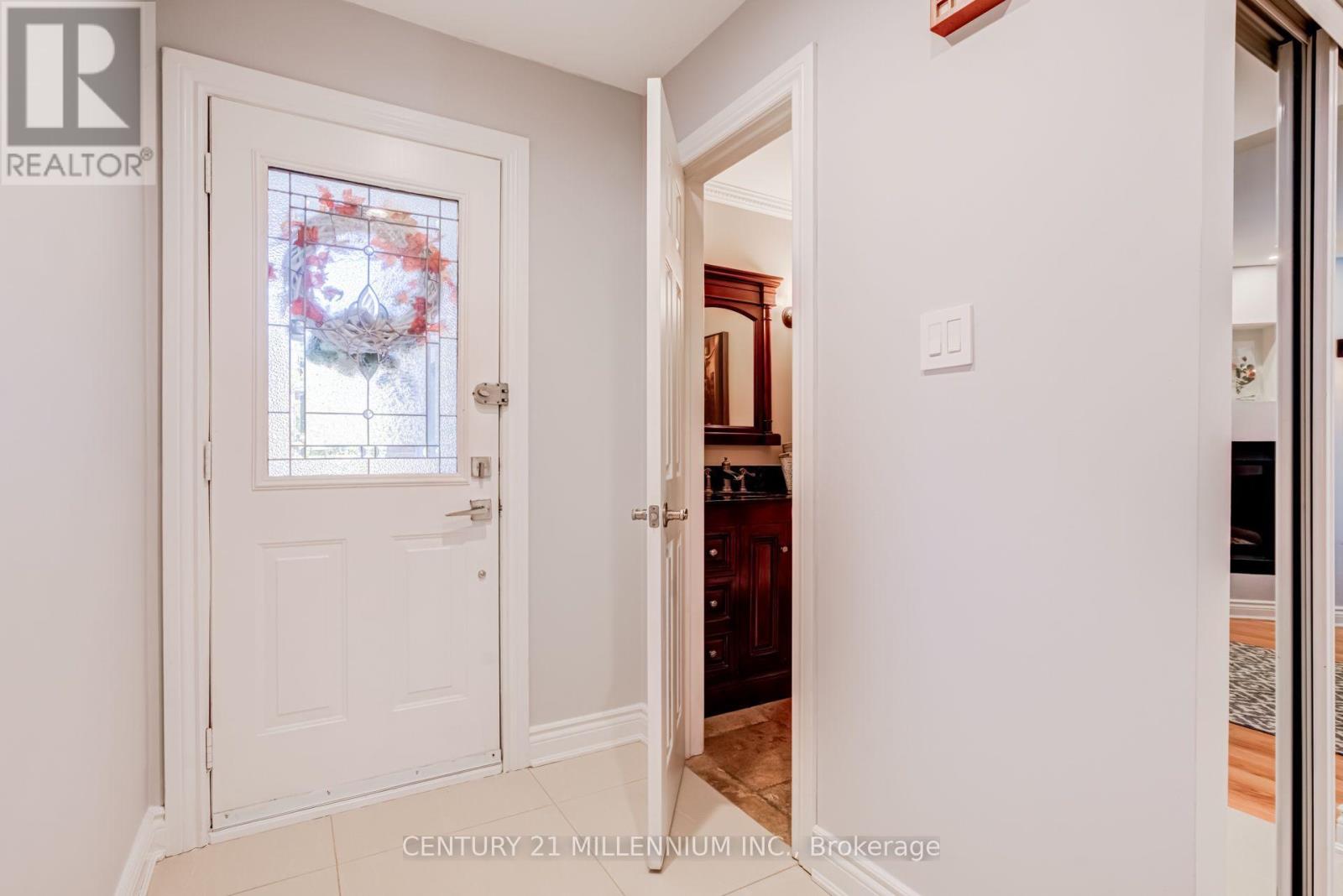 202 Bufford Drive, Brampton (Brampton South), Ontario  L6Y 3N3 - Photo 6 - W14106406