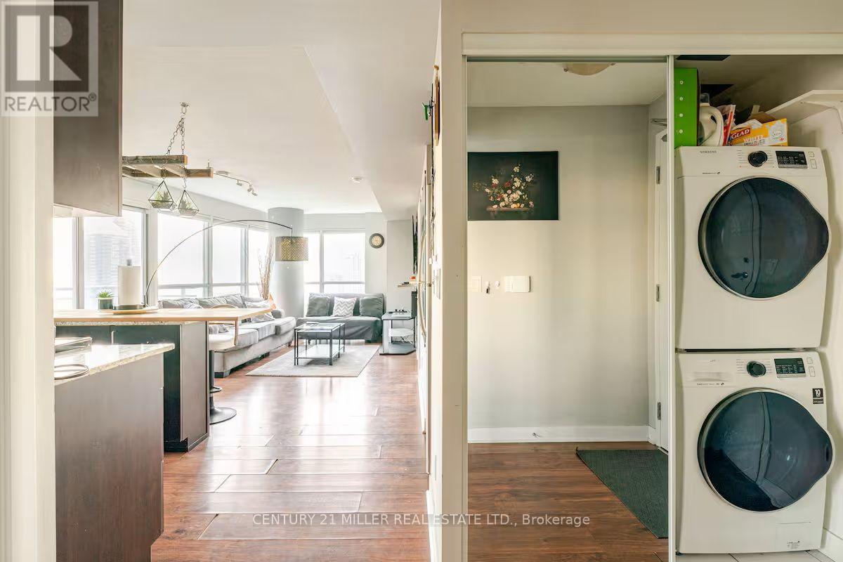1503 - 155 Legion Road N, Toronto (Mimico), Ontario  M8Y 0A7 - Photo 2 - W14106410