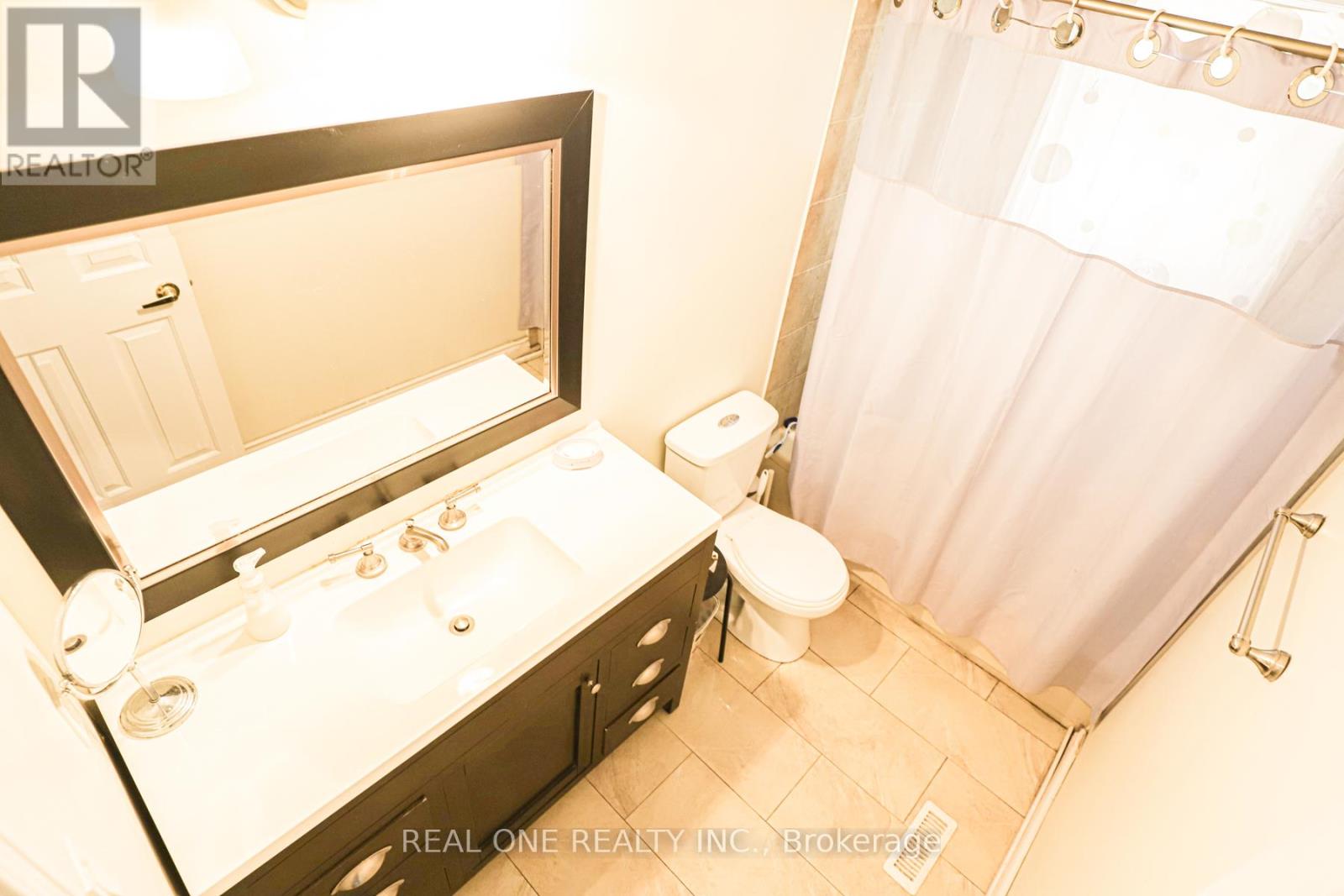 3331 Dovetail Mews, Mississauga, Ontario  L5L 5E9 - Photo 13 - W14106432