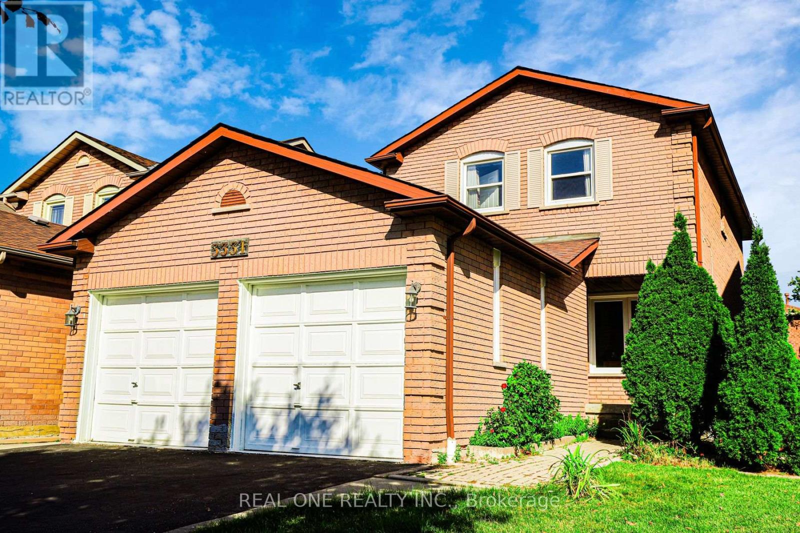 3331 Dovetail Mews, Mississauga, Ontario  L5L 5E9 - Photo 2 - W14106432